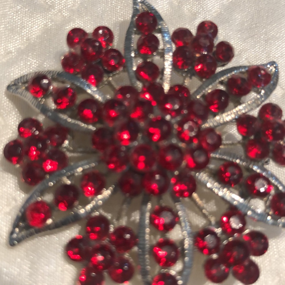 Vintage Rhinestones silver Circular Brooch